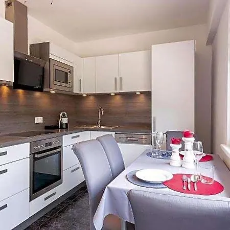 Attractive With Terrace, Cleaning Included Appartamento *